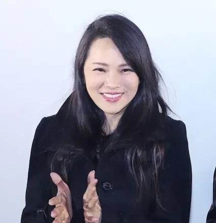 娱乐圈十大明星吃瓜图片,娱乐圈十大明星“瓜田”奇遇记